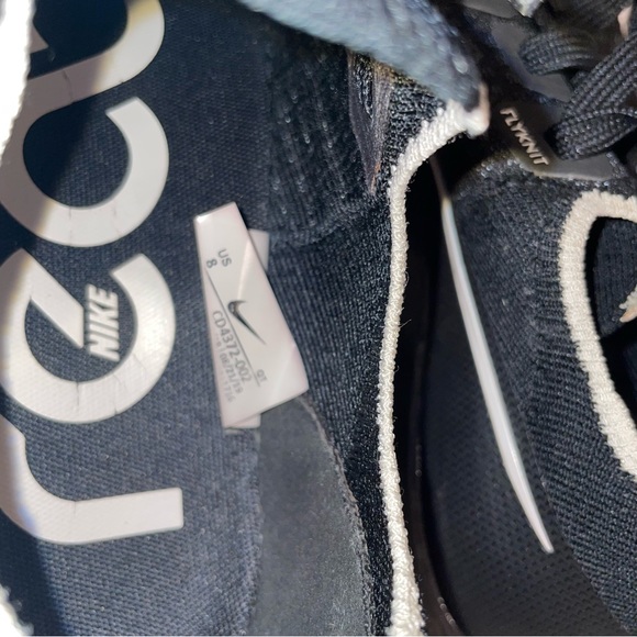 NIKE flyknit women’s shoe - Picture 7 of 8